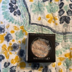 Helios Cream to Powder Eyeshadow